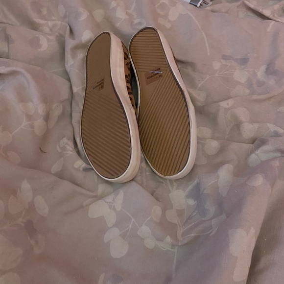 Leopard print slip on shoes never worn - Picture 2 of 2
